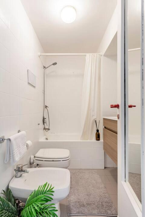 *New Apartment In The Center ミラノ エクステリア 写真
